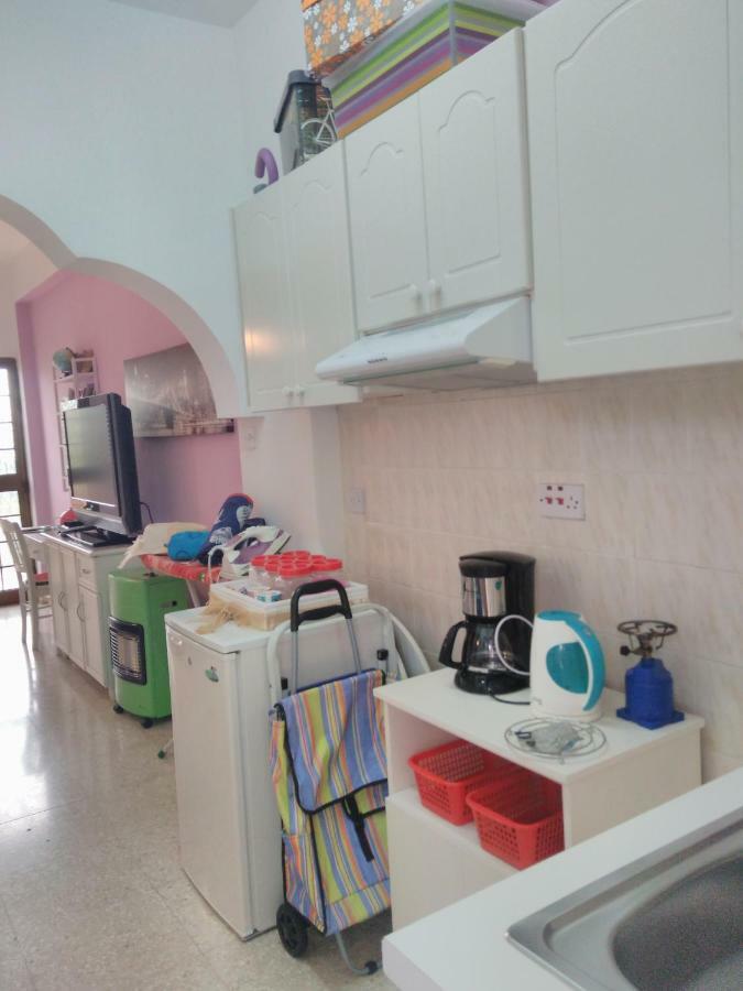 Yiota'S Cute Studio Paphos Eksteriør billede